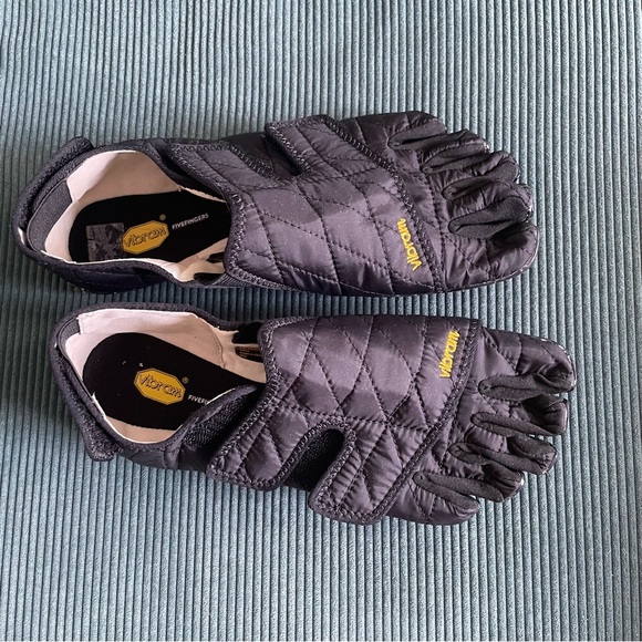 Vibram Shoes - Vibram Black Quilted FiveFinger Shoes